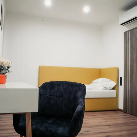 Fitromax Apartmanhaz *